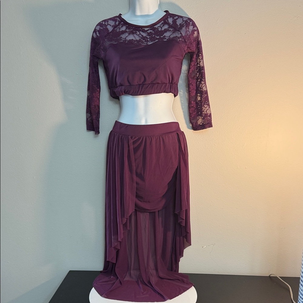 Dance outfit Elegant Purple Lace Women's Skirt Set EUC